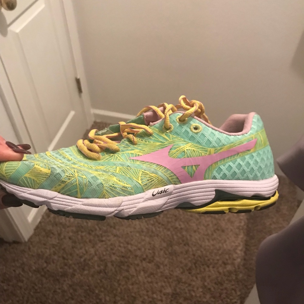 Mizuno running shoes